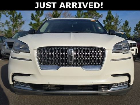 Used 2020 Lincoln Aviator Reserve w/ Equipment Group 202A image 2