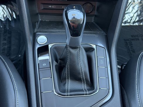 Certified 2024 Volkswagen Tiguan SE image 25