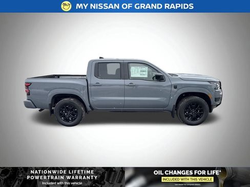 New 2026 Nissan Frontier SV w/ SV Convenience Package image 2