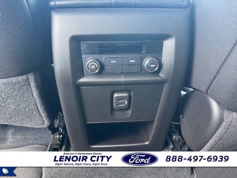 Used 2023 Chevrolet Traverse LT FWD image 14