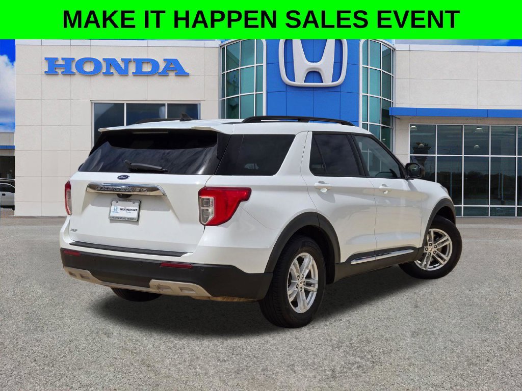 Used 2023 Ford Explorer XLT w/ Equipment Group 202A RWD image 3