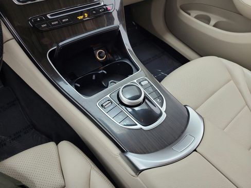 Used 2019 Mercedes-Benz GLC 300 image 12