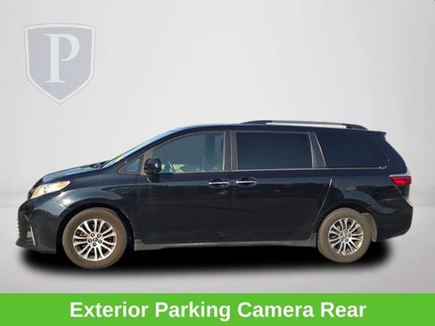 Used 2018 Toyota Sienna XLE FWD image 12