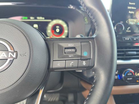 Used 2025 Nissan Pathfinder Platinum AWD/4WD image 30