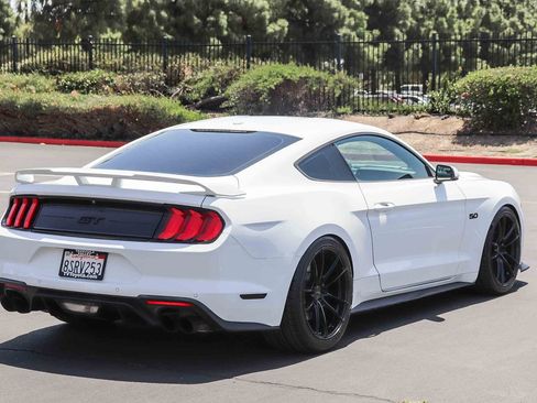 Used 2019 Ford Mustang GT Premium RWD image 7