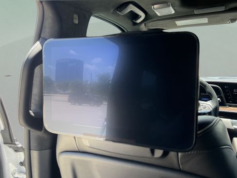 Used 2022 Cadillac Escalade Sport Platinum w/ Heavy-Duty Trailer Package AWD/4WD image 23