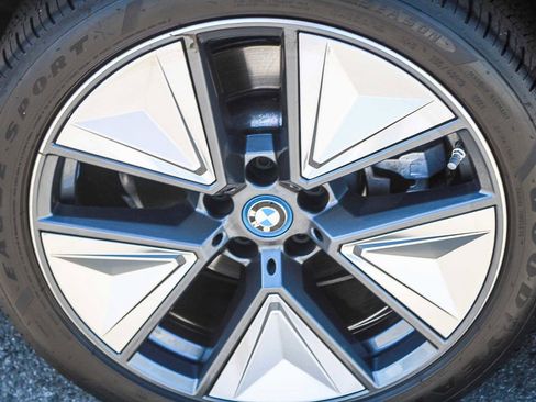 Used 2023 BMW i4 eDrive40 w/ Parking Assistance Package RWD image 11