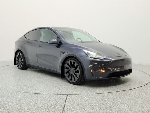 Used 2022 Tesla Model Y Performance AWD/4WD image 3
