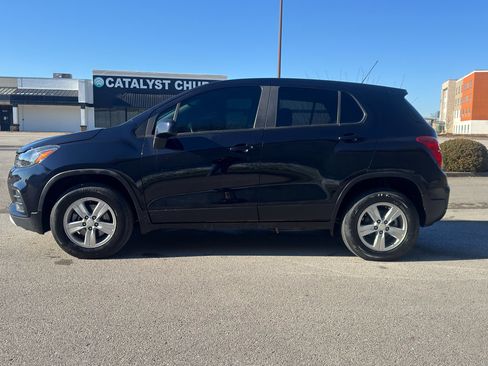 Used 2021 Chevrolet Trax LS w/ Tint and Cruise Package image 8
