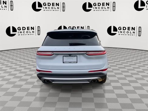 Certified 2025 Lincoln Corsair Reserve w/ Rear Removable Package Tray image 7