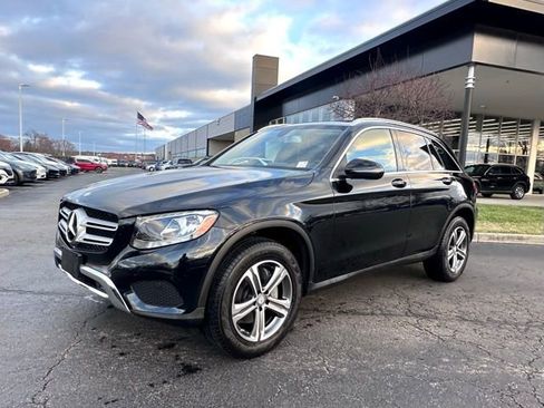 Certified 2017 Mercedes-Benz GLC 300 4MATIC image 4