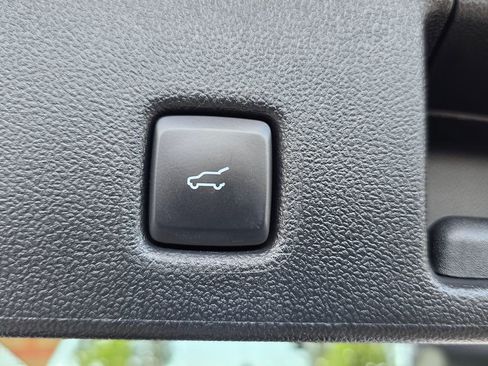 Used 2022 Ford Escape SEL image 12