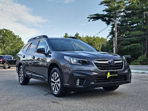 Used 2020 Subaru Outback Premium AWD/4WD image 2