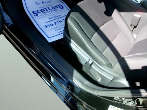 Used 2024 Nissan Sentra SV FWD image 13