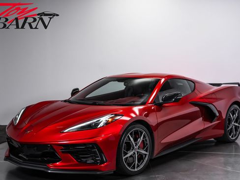 Used 2022 Chevrolet Corvette Stingray Premium Cpe w/ Z51 Performance Package RWD image 9