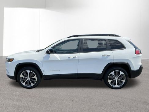 Used 2022 Jeep Cherokee Limited w/ Elite Package AWD/4WD image 6