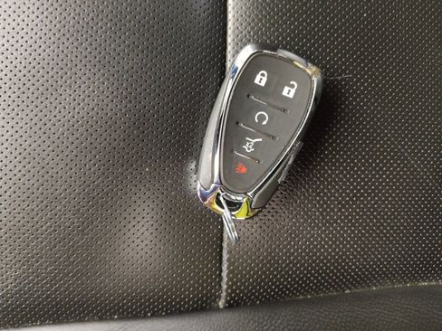 Used 2020 Chevrolet Equinox Premier FWD image 32