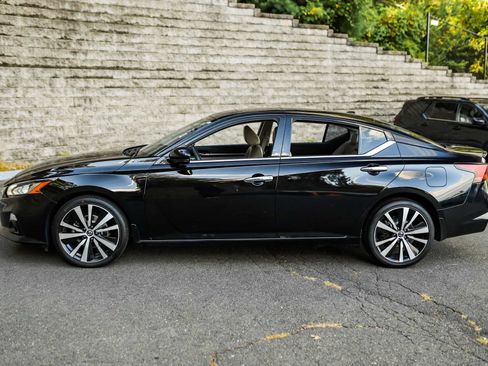 Used 2022 Nissan Altima 2.5 Platinum image 10