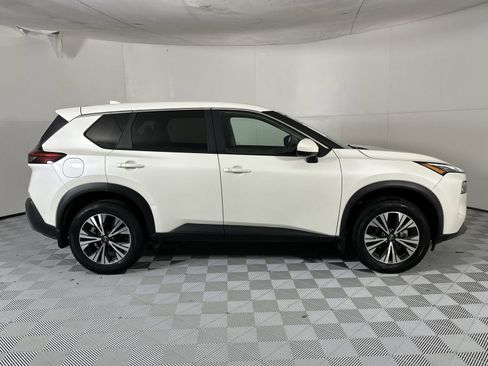 Certified 2023 Nissan Rogue SV FWD image 9