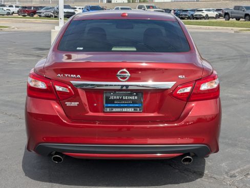 Used 2016 Nissan Altima 2.5 SL FWD image 4
