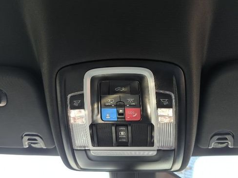 Used 2025 RAM 1500 Laramie AWD/4WD image 21