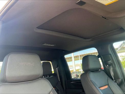 Used 2025 GMC Sierra 2500 AT4 w/ AT4 Premium Plus Package AWD/4WD image 23
