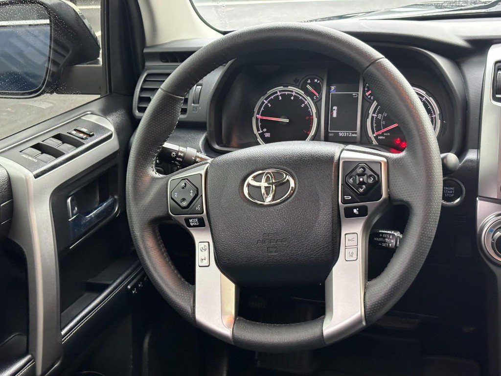 Used 2022 Toyota 4Runner Limited AWD/4WD image 12
