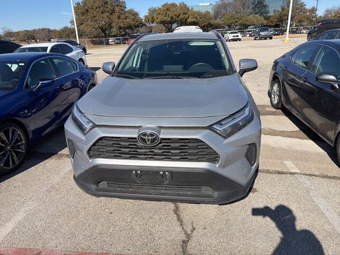 Used 2025 Toyota RAV4 XLE image 2