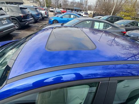 Used 2025 Hyundai Elantra Limited image 10