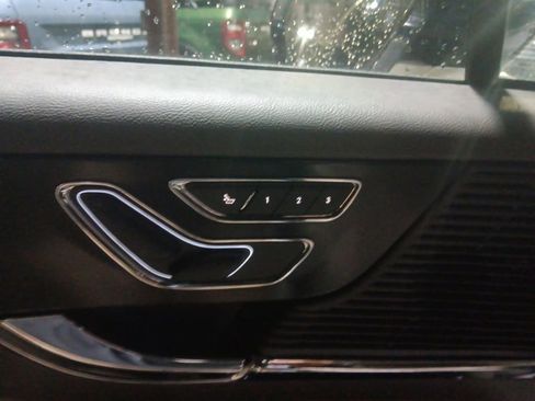 Used 2021 Lincoln Corsair AWD w/ Premium Package image 17