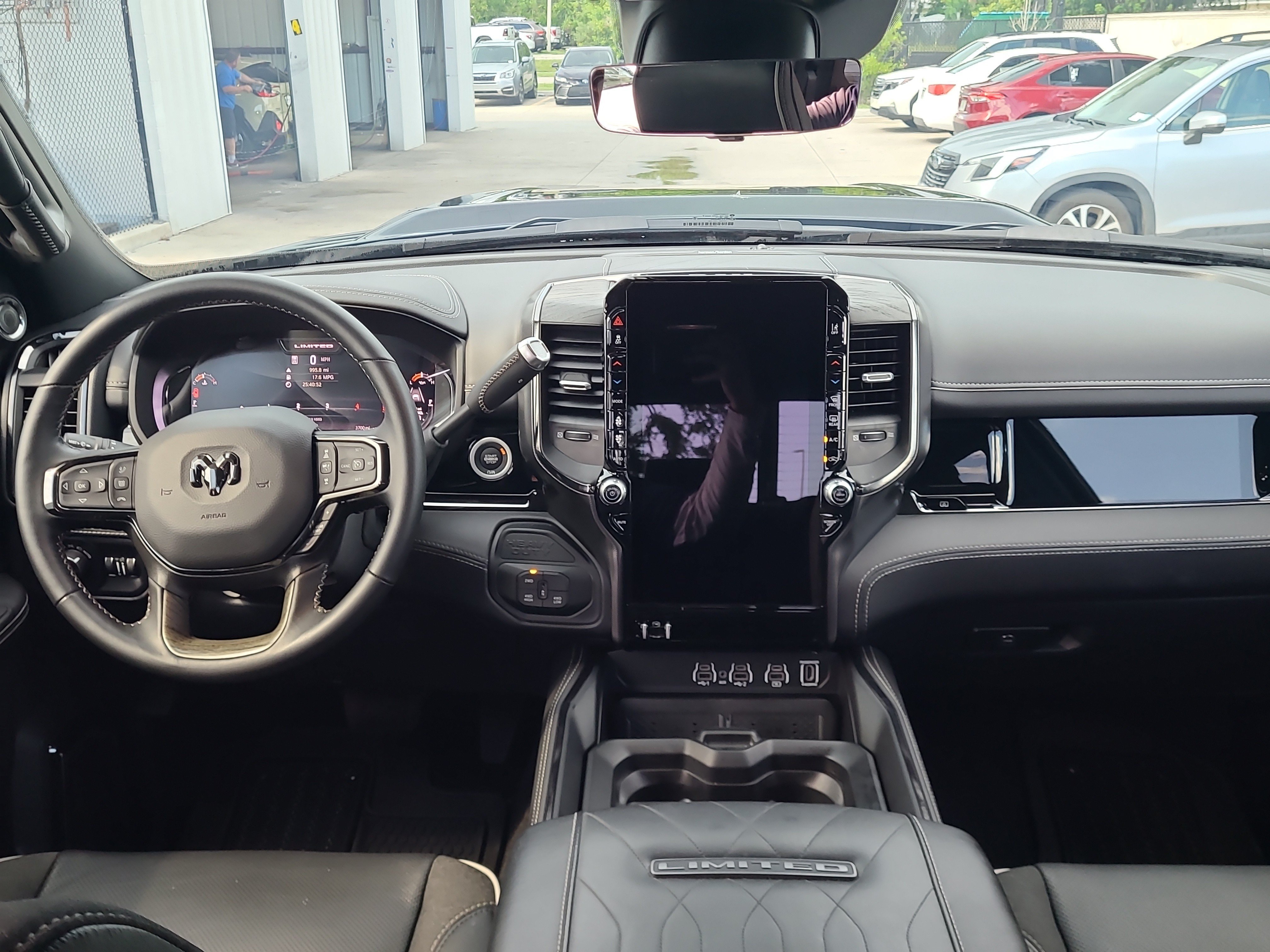 Used 2025 RAM 3500 Limited AWD/4WD image 14
