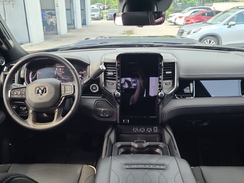 Used 2025 RAM 3500 Limited AWD/4WD image 14