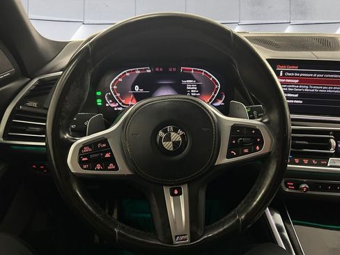 Used 2019 BMW X5 xDrive50i w/ M Sport Package AWD/4WD image 9