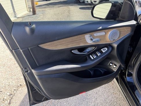 Used 2018 Mercedes-Benz GLC 350e 4MATIC image 17