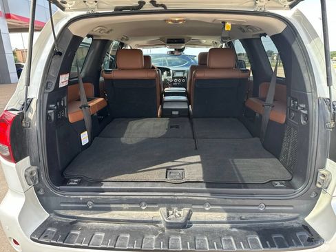 Used 2018 Toyota Sequoia Platinum RWD image 17