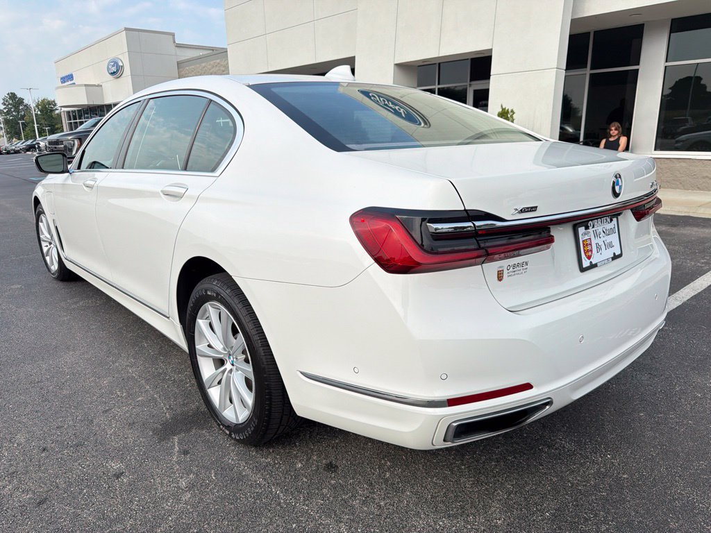 Used 2020 BMW 745e xDrive AWD/4WD image 3