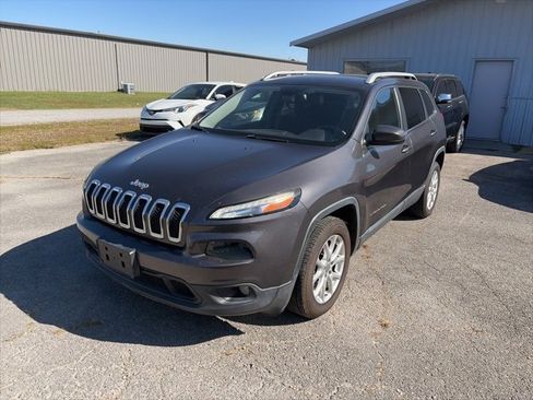 Used 2015 Jeep Cherokee Latitude w/ Comfort/Convenience Group image 2