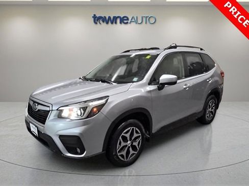 Used 2019 Subaru Forester Premium w/ All-Weather Package image 2
