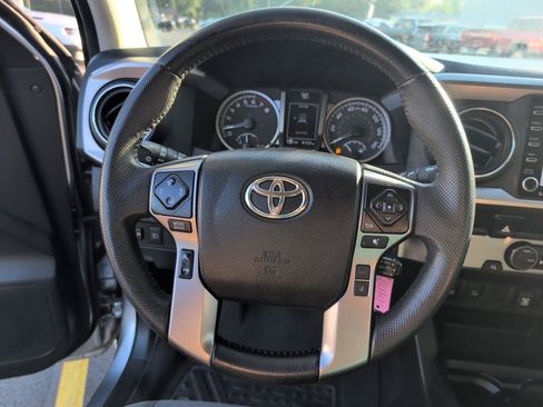 Used 2022 Toyota Tacoma SR5 w/ Technology Package RWD image 25