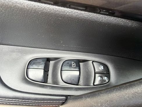 Used 2019 Nissan Rogue SV w/ Sun & Sound Touring Package AWD/4WD image 41