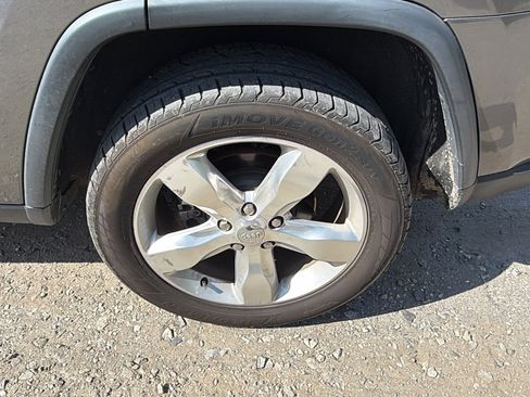 Used 2012 Jeep Grand Cherokee Overland Summit RWD image 12