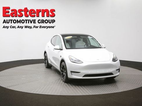 Used 2022 Tesla Model Y Long Range image 52