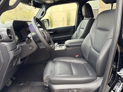 Used 2025 Toyota Land Cruiser w/ Premium Package image 16