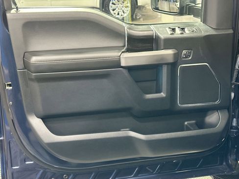 Used 2019 Ford F150 Platinum w/ Equipment Group 701A Luxury image 12