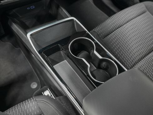 Used 2025 Chevrolet Equinox LT w/ Safety and Technology Package image 23