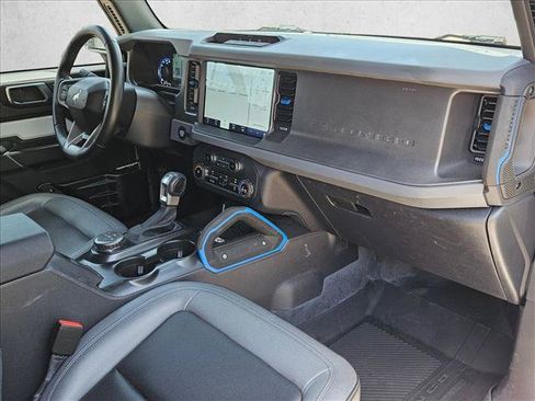 Used 2024 Ford Bronco Black Diamond AWD/4WD image 19
