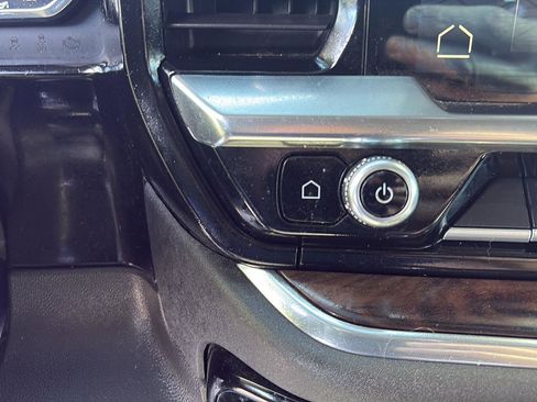 Used 2023 GMC Sierra 1500 SLT w/ SLT Convenience Package image 31