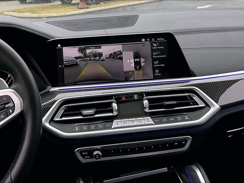 Used 2022 BMW X6 M50i image 9