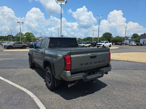 Used 2024 Toyota Tacoma TRD Off-Road w/ TRD Off Road Upgrade Package AWD/4WD image 5