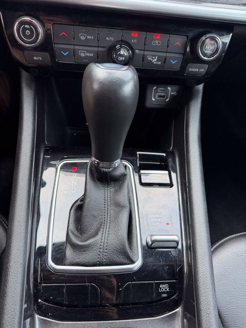 Used 2023 Jeep Compass Latitude w/ Convenience Group AWD/4WD image 26